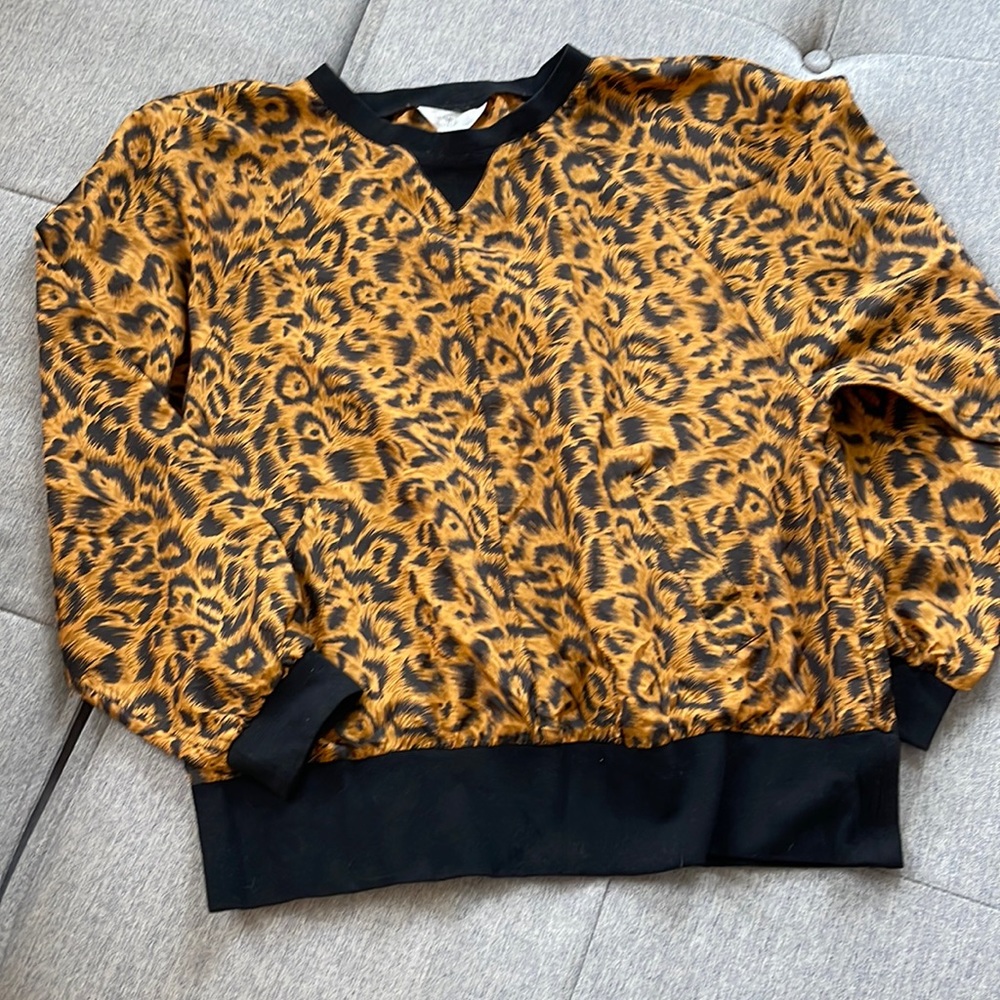 Sybil 100% Silk top with pockets size M